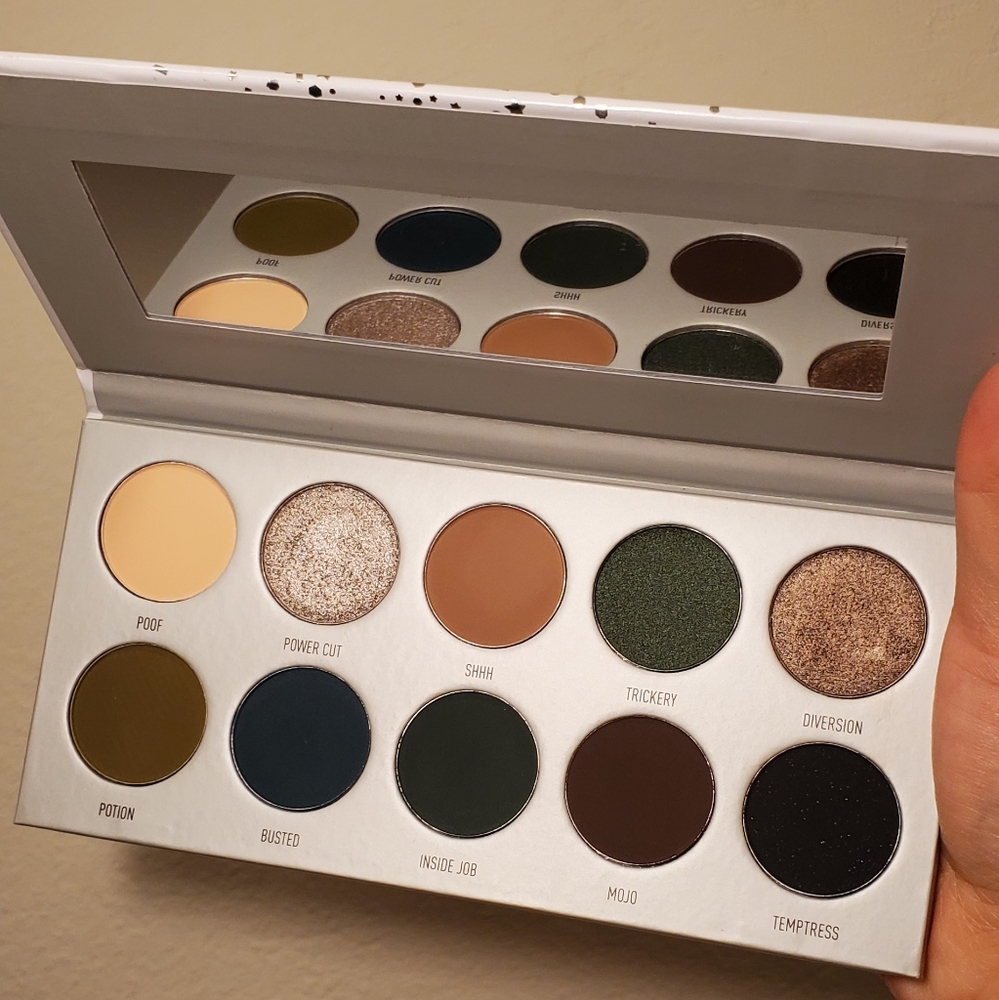Morphe × Jaclyn Hill Dark Magic eyeshadow palette
